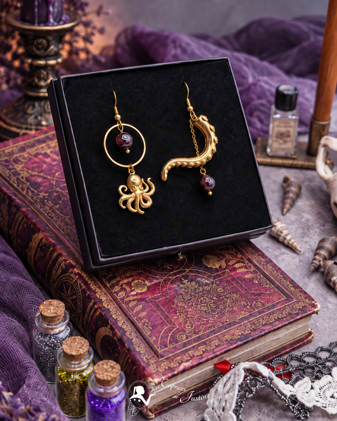 Boucles d'oreille asymétriques "Le Kraken de la Baie de Morts & Fiers" - Grenat et acier inoxydable doré ou argenté – Image 2