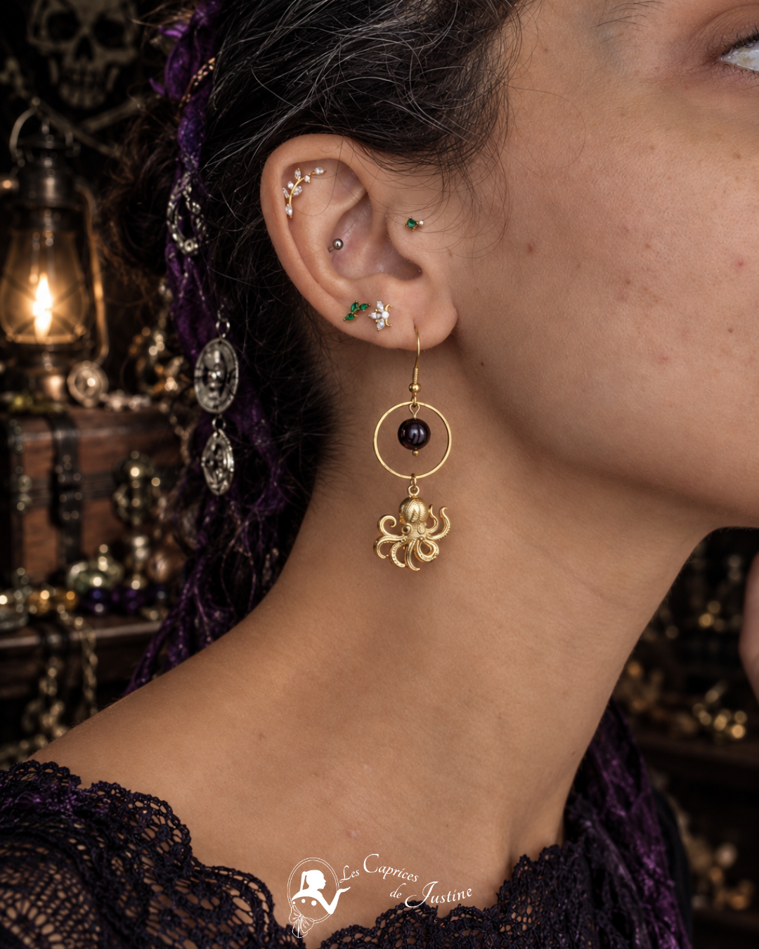 Boucles d'oreille asymétriques "Le Kraken de la Baie de Morts & Fiers" - Grenat et acier inoxydable doré ou argenté – Image 3