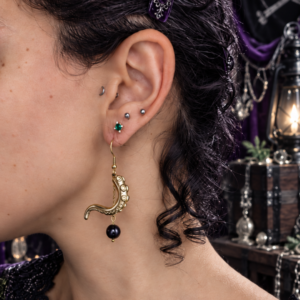 Boucles d'oreille asymétriques "Le Kraken de la Baie de Morts & Fiers" - Grenat et acier inoxydable doré ou argenté – Image 6