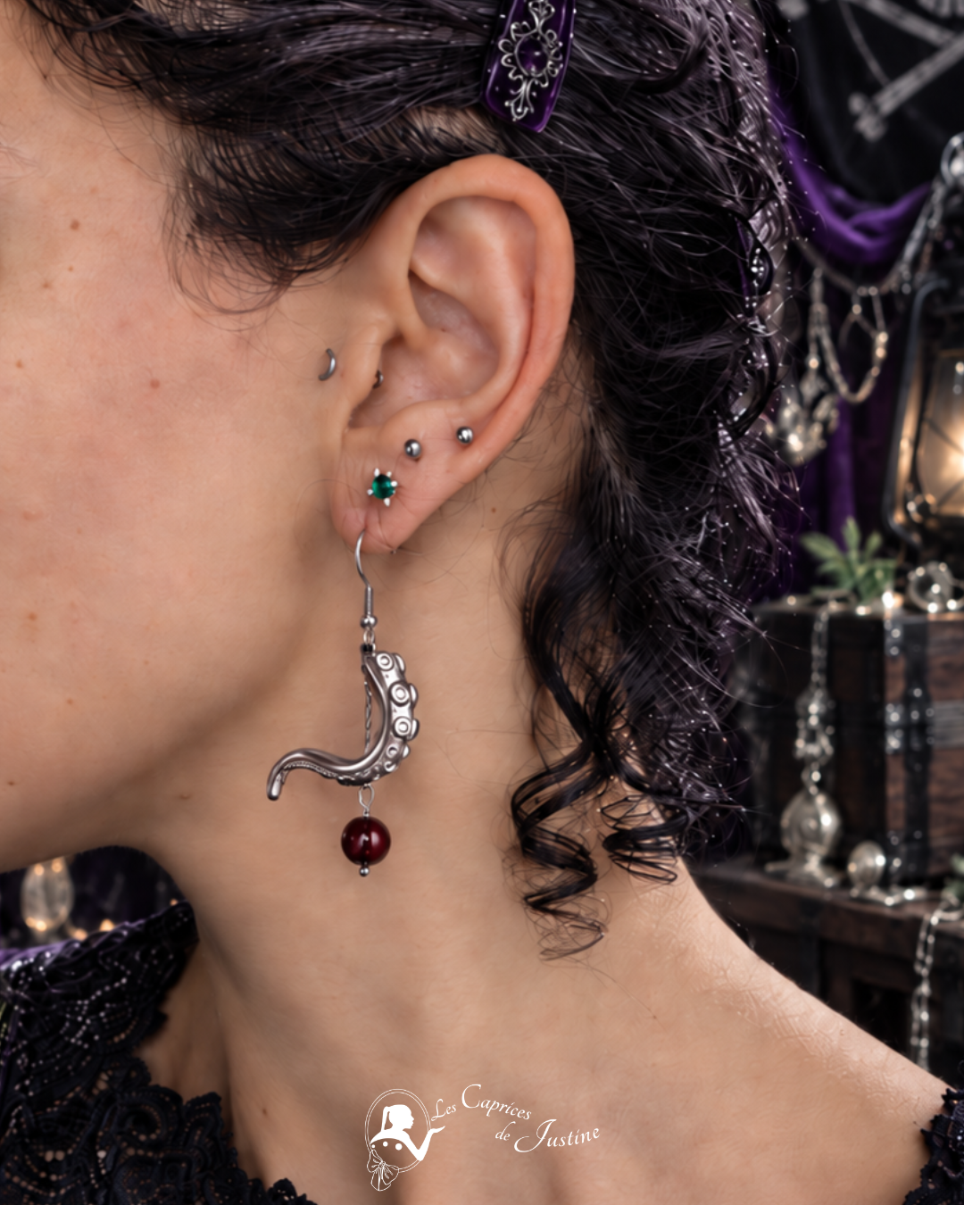 Boucles d'oreille asymétriques "Le Kraken de la Baie de Morts & Fiers" - Grenat et acier inoxydable doré ou argenté – Image 7